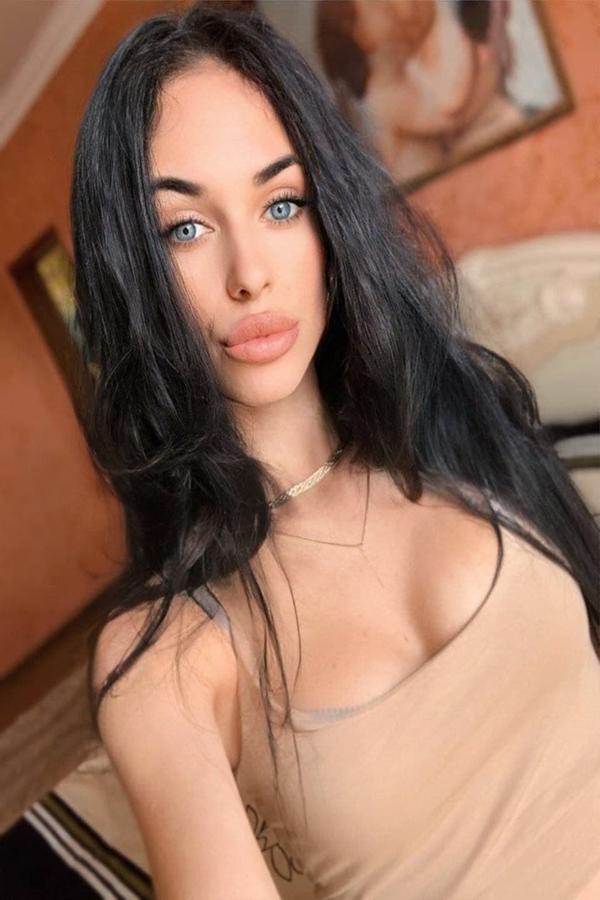 Introducing the Alluring Genesis Noa for You